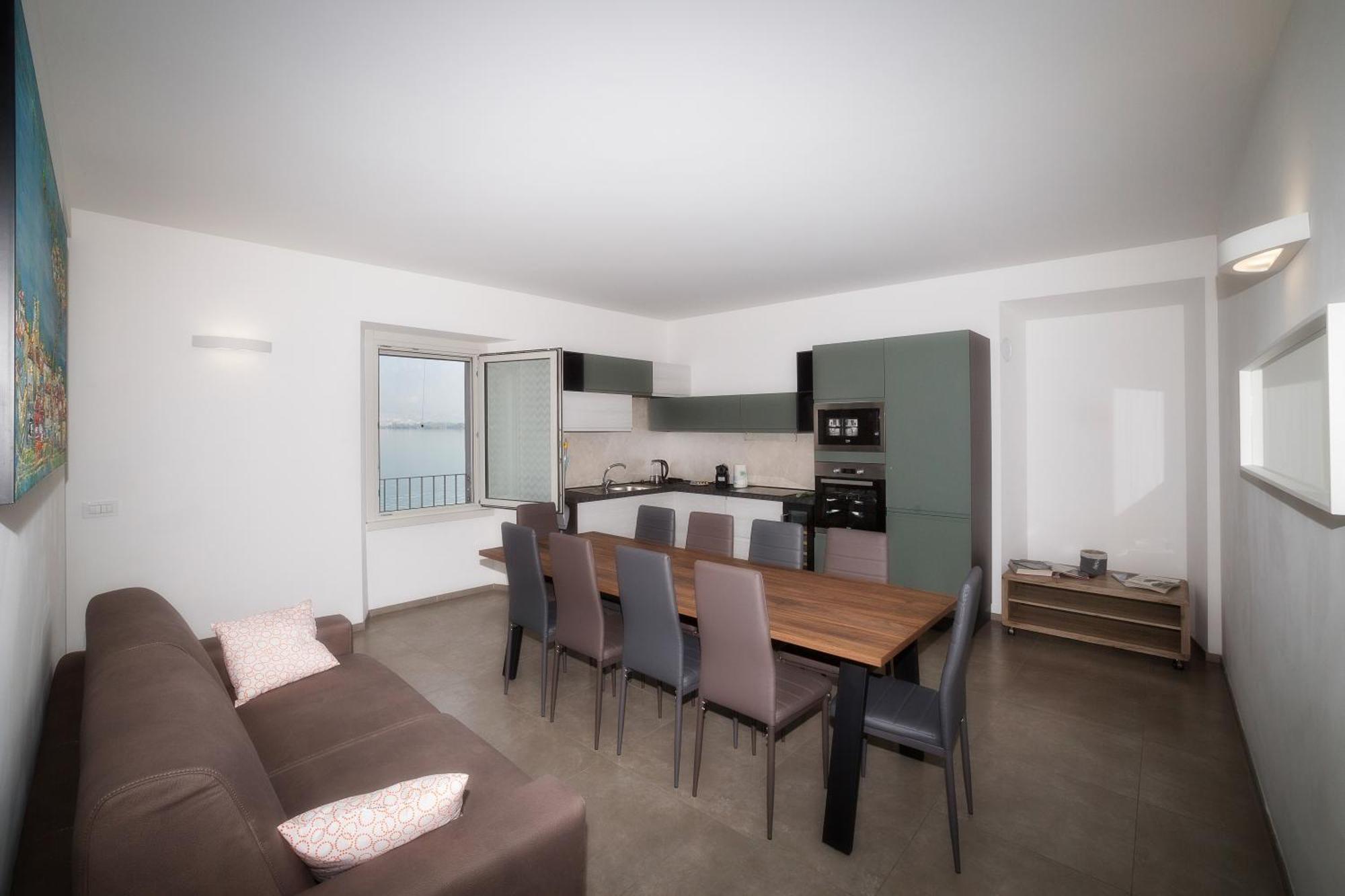 Lakefront Home Residenza Il Gallo In Riva Al Lago Pisogne Exterior foto